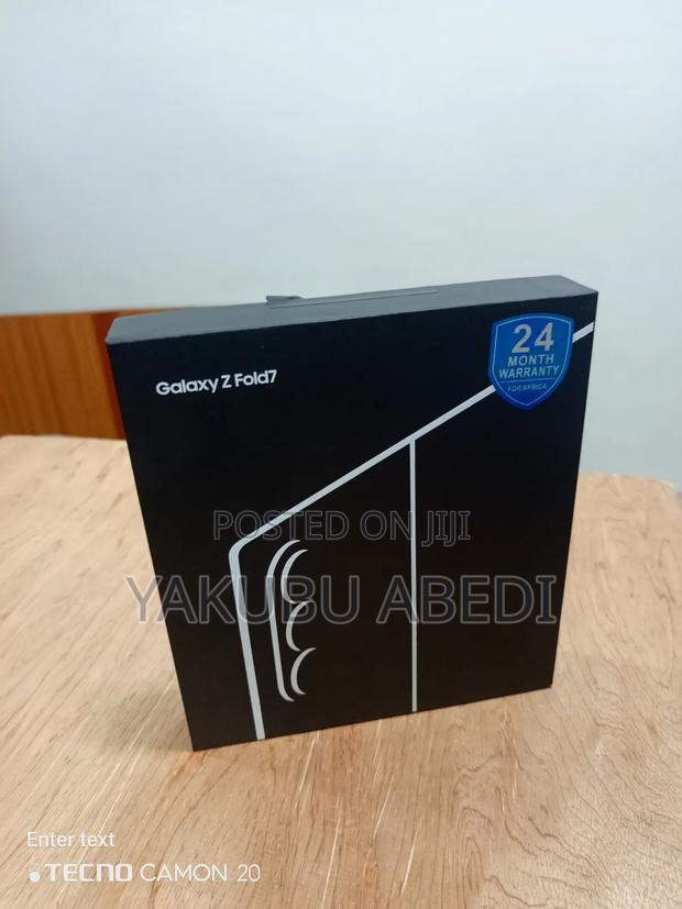 New Samsung Galaxy Z Fold7 256 GB Black · Photo 2