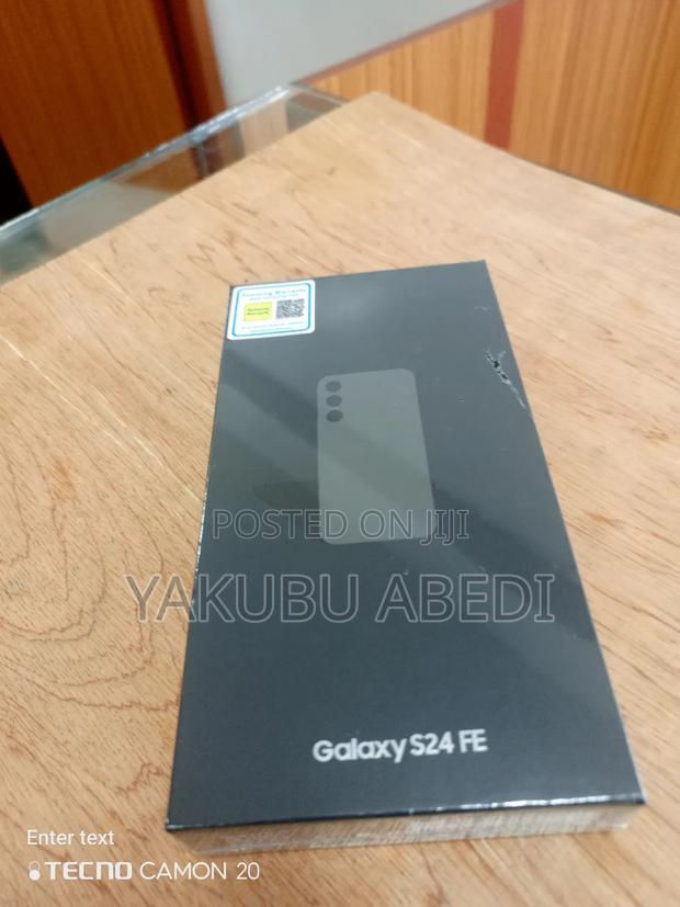 New Samsung Galaxy S24 FE 128 GB Black · Photo 1