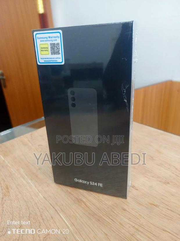 New Samsung Galaxy S24 FE 128 GB Black · Photo 2