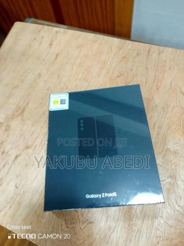 New Samsung Galaxy Z Fold 5 512 GB Black · Photo 2