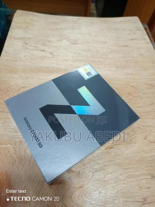 New Samsung Galaxy Z Fold4 256 GB Gray · Photo 3