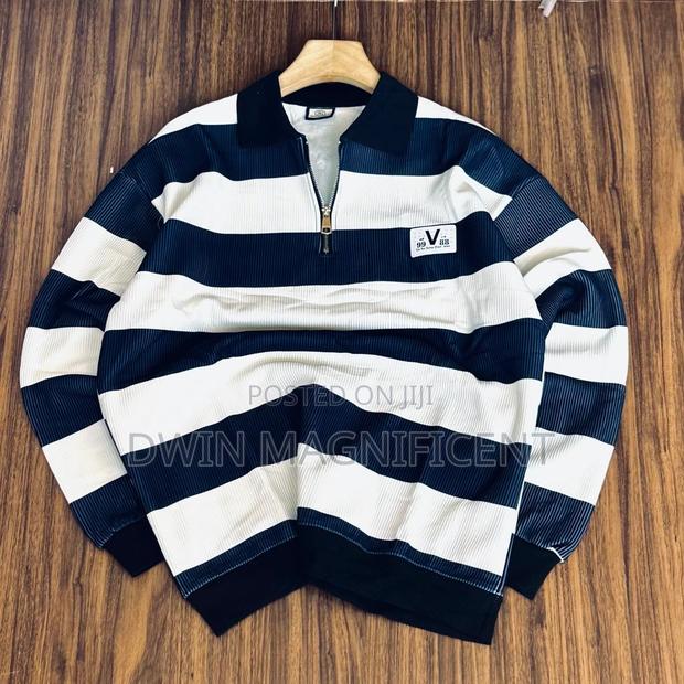 Striped Sweat Shirt · Photo 2