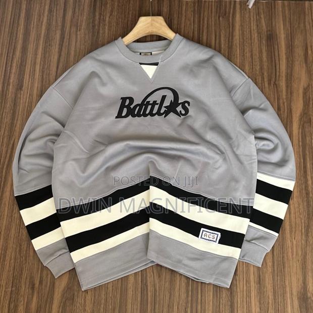 Striped Sweat Shirt · Photo 6