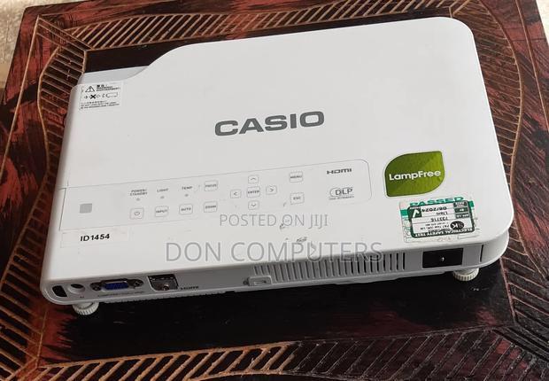 Casio Slim Dlp Projector · Photo 3