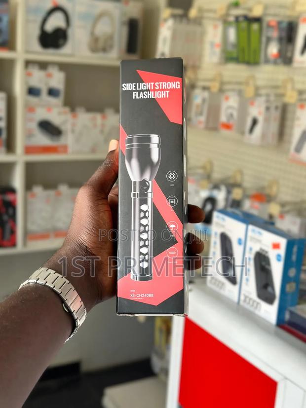 Rechargeable Flashlight · Photo 1
