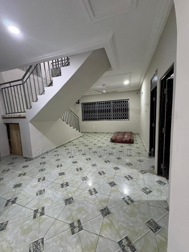 7bdrm Duplex in West Hills Mall Area for rent · Photo 8