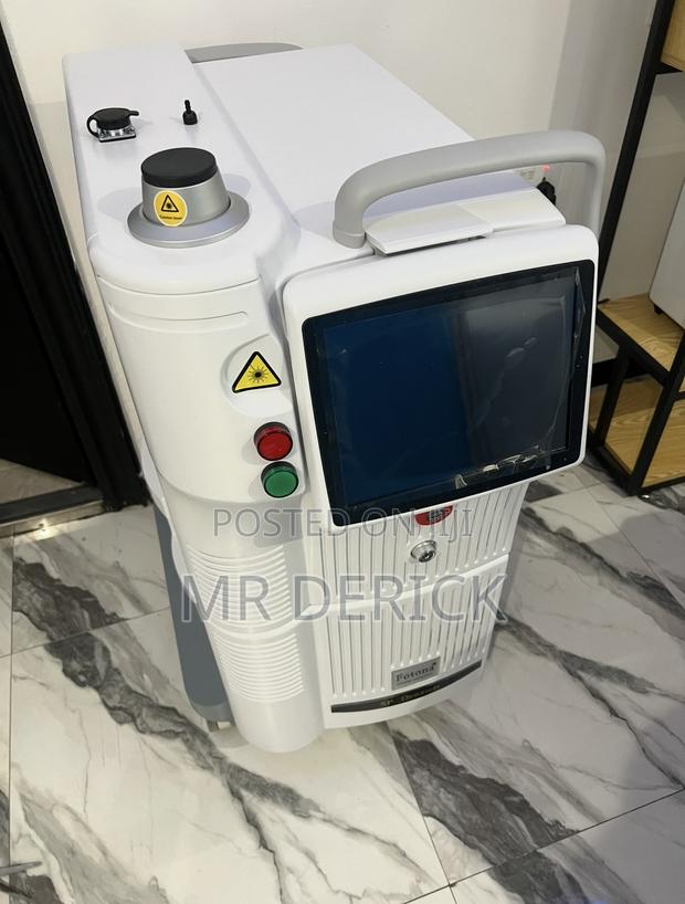Fractional Co2 Laser Machine – Professional Skin Resurfacing Device · Photo 1