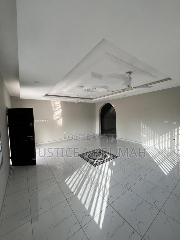 6bdrm Apartment in Mr Justice Estate, Old Barrier for rent · Photo 3