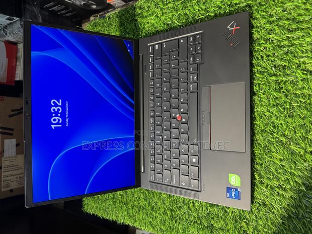 Laptop Lenovo ThinkPad X1 Carbon Gen11 16GB Intel Core I7 SSD 1T · Photo 4