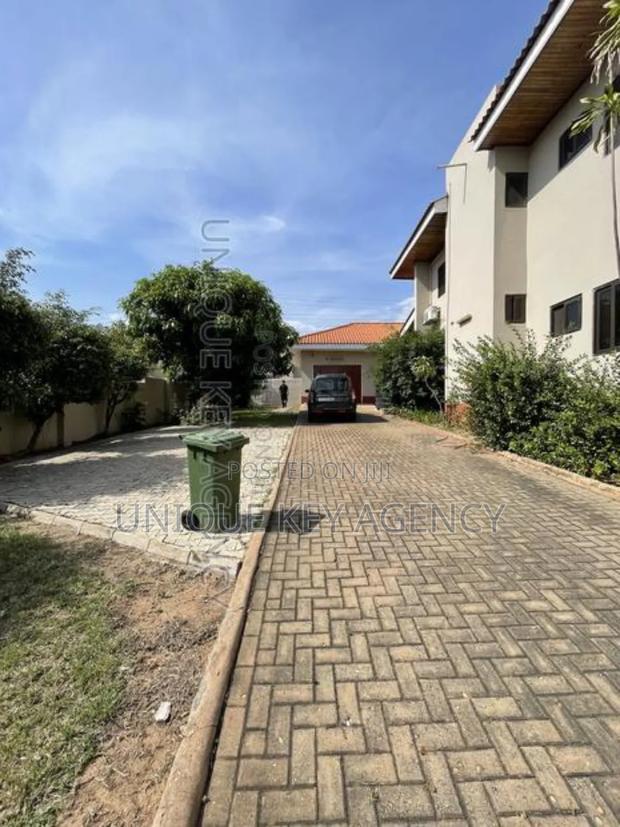 Furnished 4bdrm House in Unique Key Agency, Regimanuel Gray Estates · Photo 6