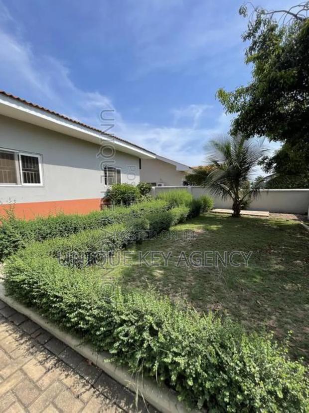 4bdrm House in Unique Key Agency, Regimanuel Gray Estates for rent · Photo 3