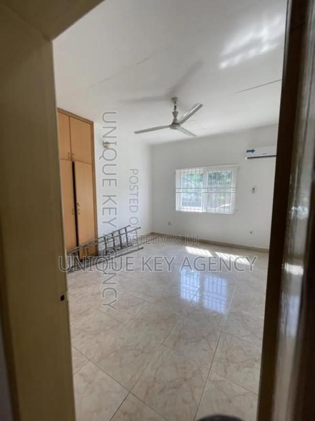 4bdrm House in Unique Key Agency, Regimanuel Gray Estates for rent · Photo 4