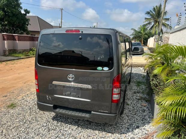 Toyota HiAce 2014 Grey · Photo 4