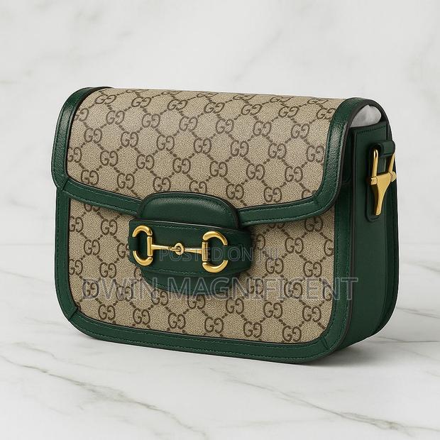 Gucci 1955 Horsebit Shoulder Bag in Gg Supreme Canvas · Photo 2