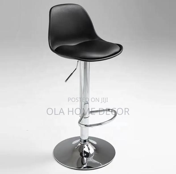 Bar Chair / Stool · Photo 1