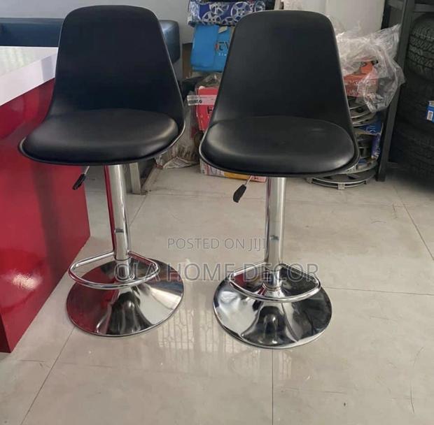 Bar Chair / Stool · Photo 2