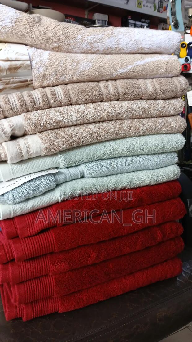 100% Cotton Large Towels · Photo 1