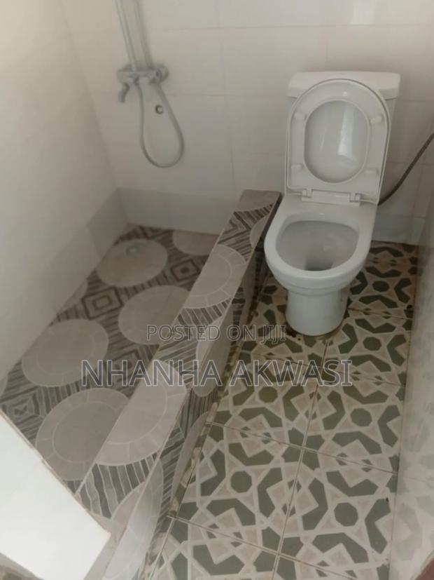 3bdrm House in Community 20, Tema Metropolitan for rent · Photo 3