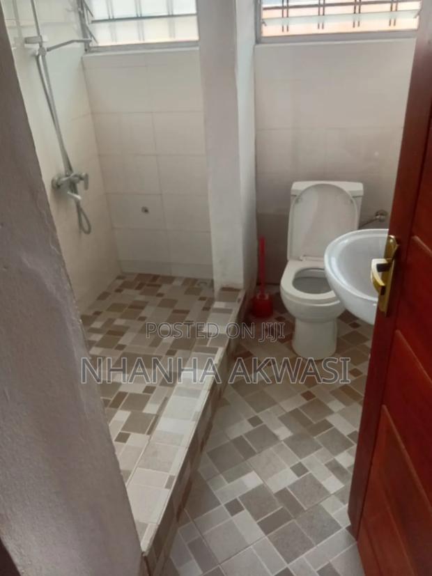 3bdrm House in Community 20, Tema Metropolitan for rent · Photo 6