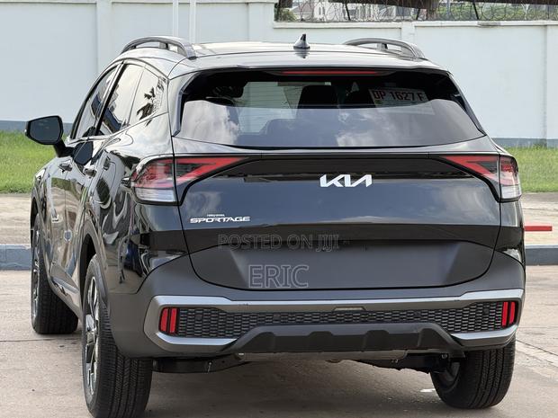 Kia Sportage X-Pro 2024 Black · Photo 2