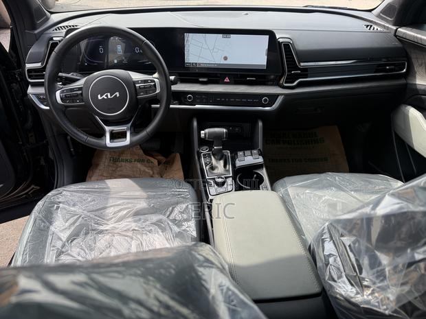 Kia Sportage X-Pro 2024 Black · Photo 4