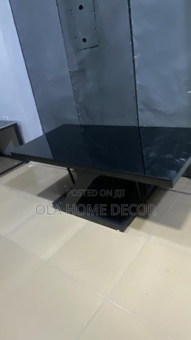 Center Table · Photo 3
