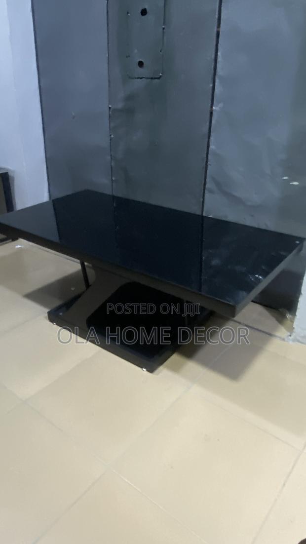Center Table · Photo 4
