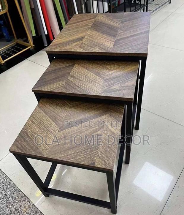 Wooden Serving Table · Photo 2