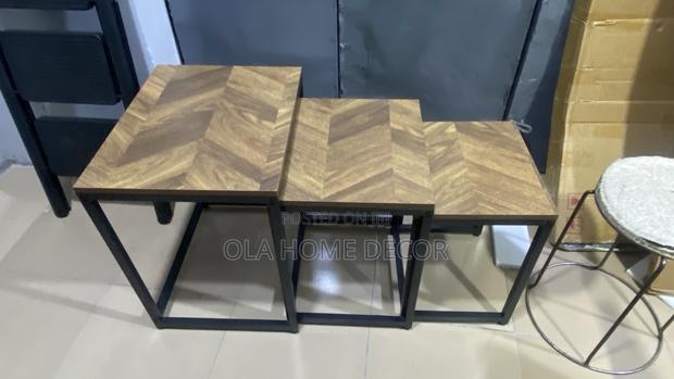 Wooden Serving Table · Photo 3