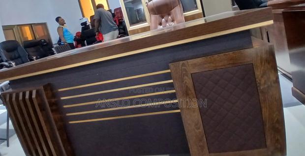 Vip Elegant Office Table · Photo 1