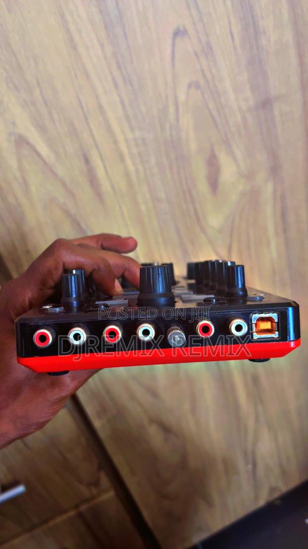 Akai Serato Mixer · Photo 1