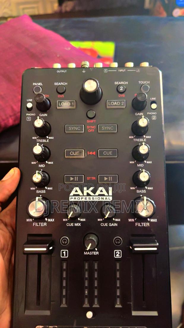 Akai Serato Mixer · Photo 3