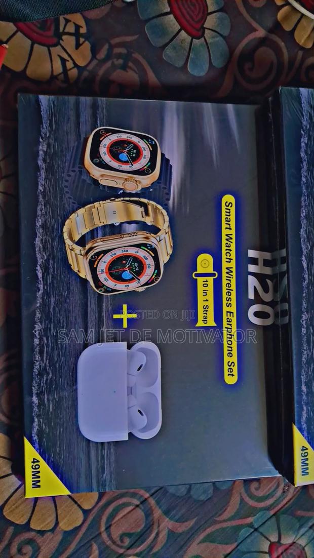 H20 + Earphones 10 in 1 Set Smart Watch · Photo 1