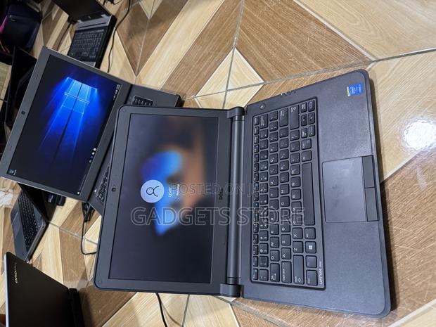 Laptop Dell Latitude 13 3340 6GB Intel Core I3 SSD 128GB · Photo 2