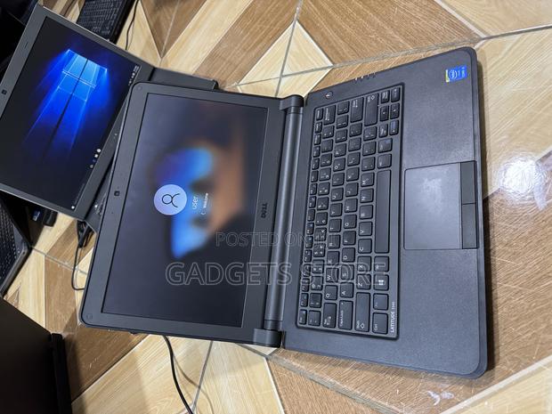 Laptop Dell Latitude 13 3340 6GB Intel Core I3 SSD 128GB · Photo 3