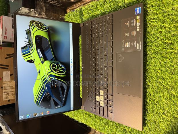 Laptop Asus TUF Dash F15 32GB Intel Core I7 SSD 1T · Photo 1