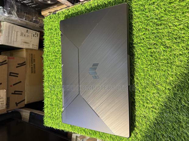 Laptop Asus TUF Gaming A16 24GB AMD Ryzen 7 SSD 512GB · Photo 1