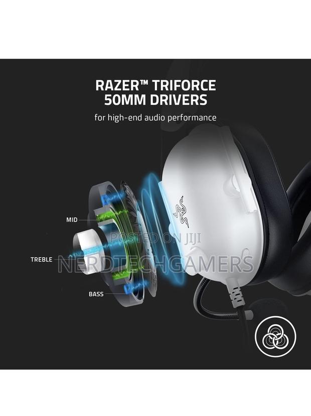 Razer Blackshark V2 X 3.5mm Wired Gaming Headset · Photo 2