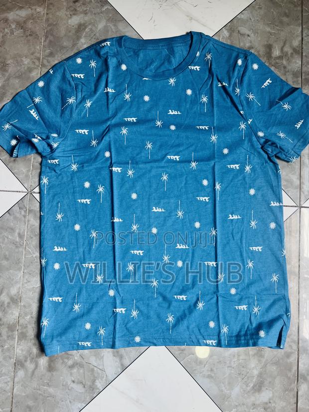 Uk Old Navy T Shirts · Photo 3