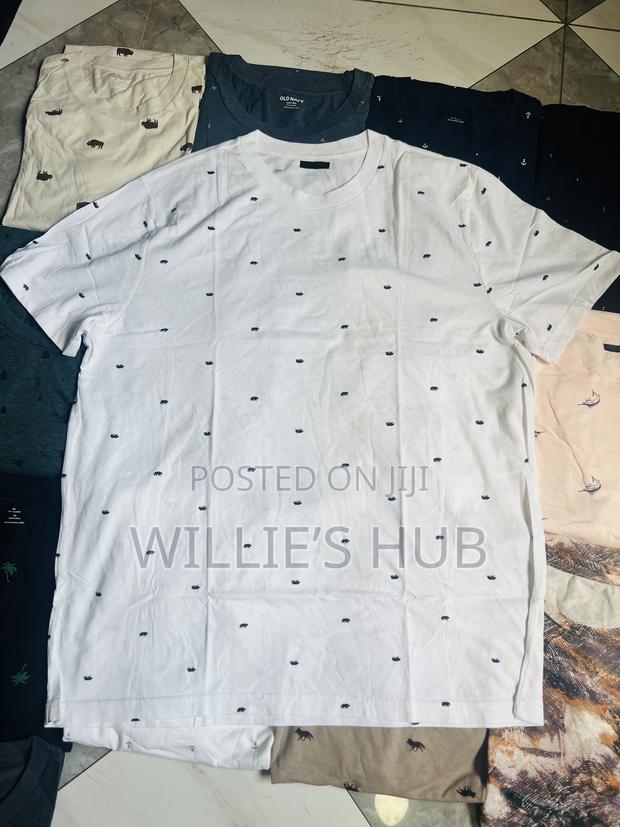 Uk Old Navy T Shirts · Photo 2