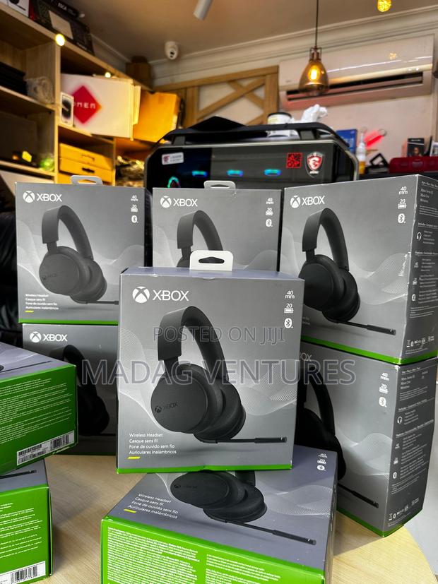 Xbox Wireless Gaming Headset – Over Ear Headphones – Spatial · Photo 1