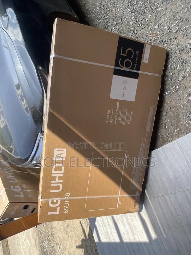 Lg 65ut30 Cosmicframe Ultra-Thin Tv · Photo 2