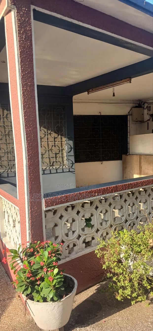 14 Bedrooms Commercial Property for Rent at Accra New Town · Photo 5