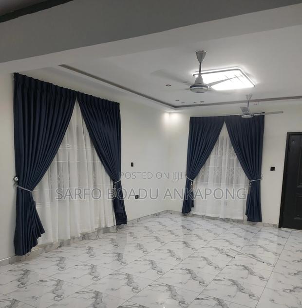 Loyalty Curtains House · Photo 1