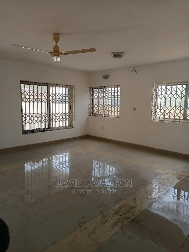 3bdrm Mansion in Executive 3 Bedroom, Tema Metropolitan for rent · Photo 1