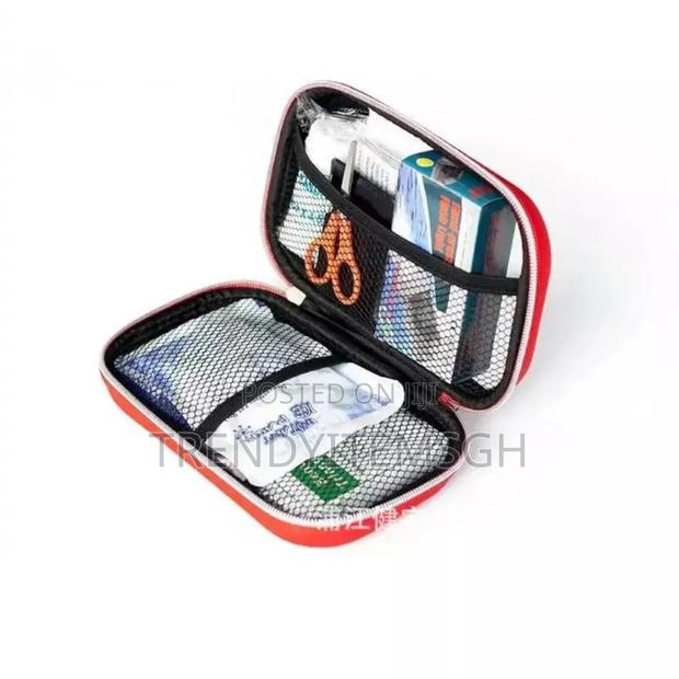 Portable First Aid Kit Medical Set · Photo 5