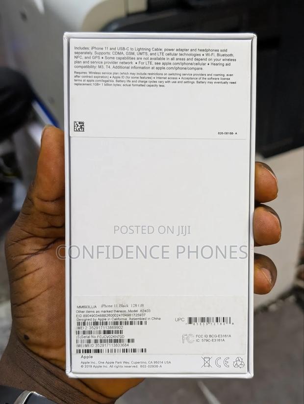 Apple iPhone 11 128 GB Black · Photo 4