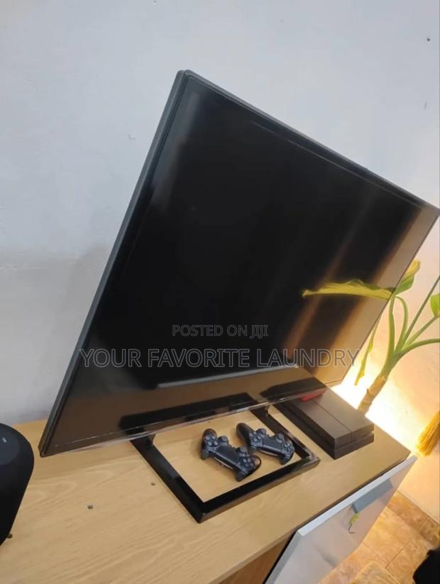Samsung Smart TV 50 Inches. Spoilt Screen · Photo 3