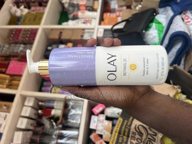 Olay Retinol24 Smoothing Body Lotion · Photo 1
