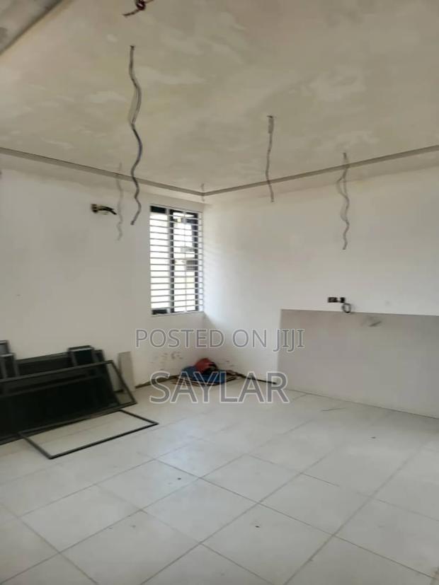 Furnished 4bdrm Duplex in Enjoy Estates, Tema Metropolitan for sale · Photo 4